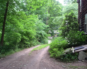 ...and entrance 1 to the driveway.